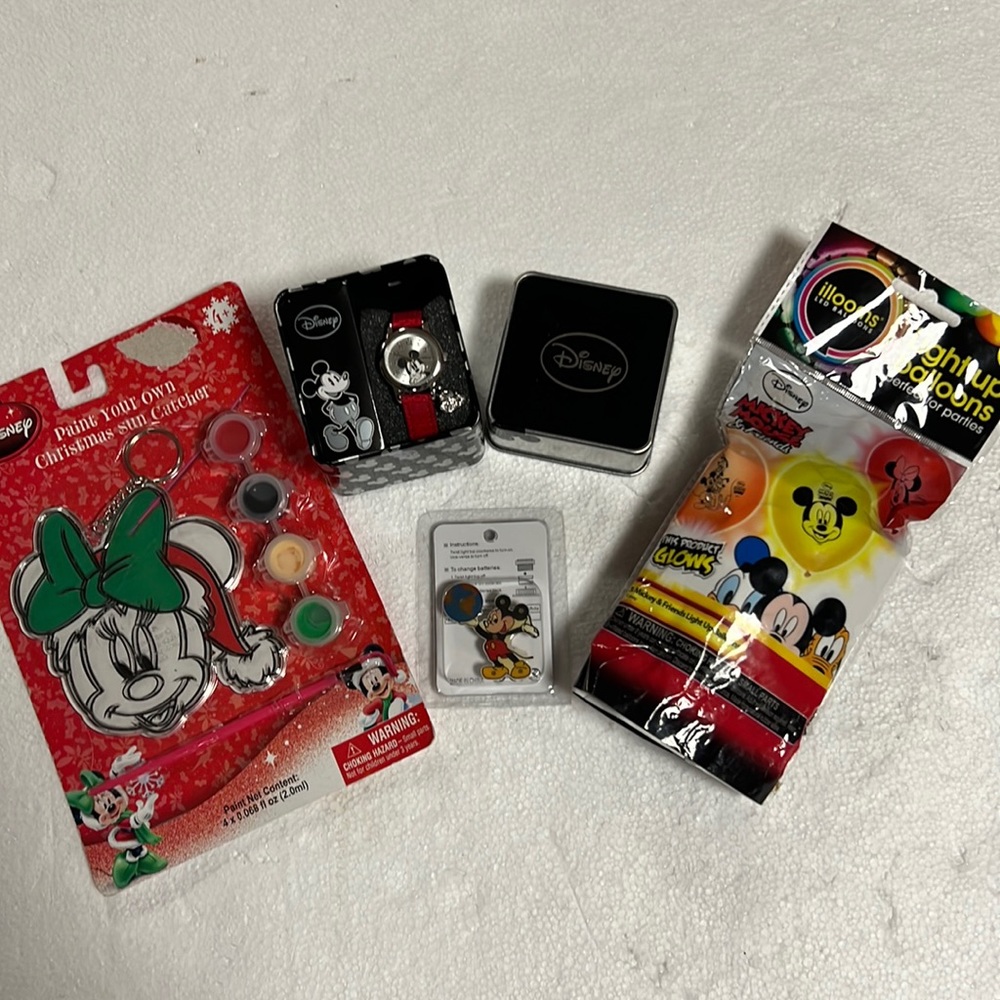 🆕 Mickey Mouse watch, body light, light up balloons. Minnie sun catcher Disney